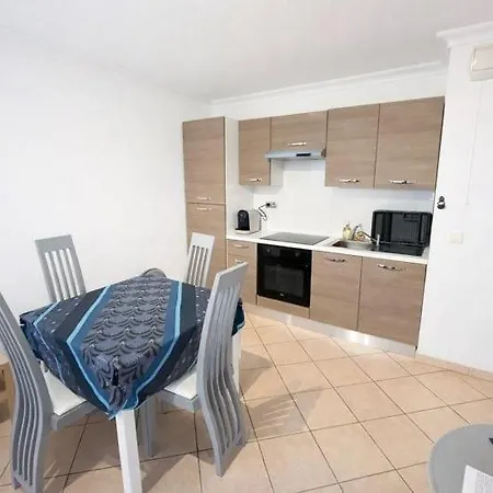 Appartement Marine Les Pins - T2, 4p, Terrasse, Pk, Plages Antibes